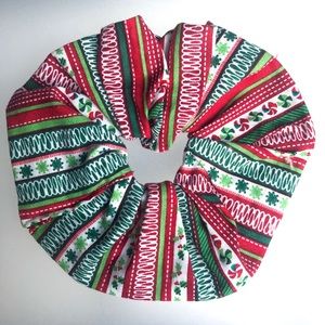 LAST CALL🆕Christmas Red and Green Scrunchie